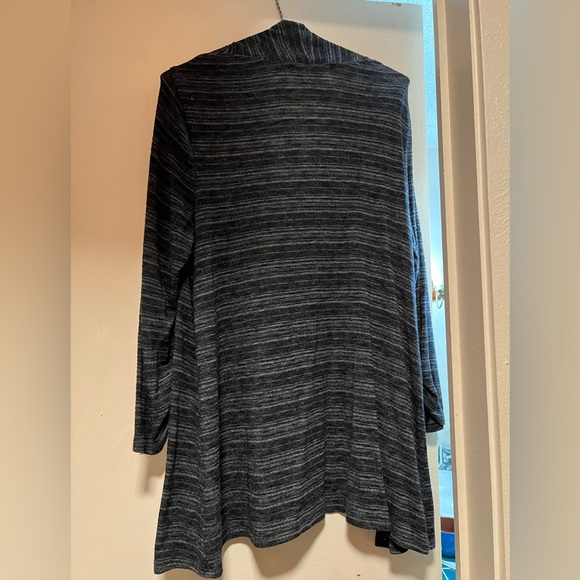 Apt. 9 Black and Heather Grey sweater with 3/4 length sleeves - Picture 2 of 5